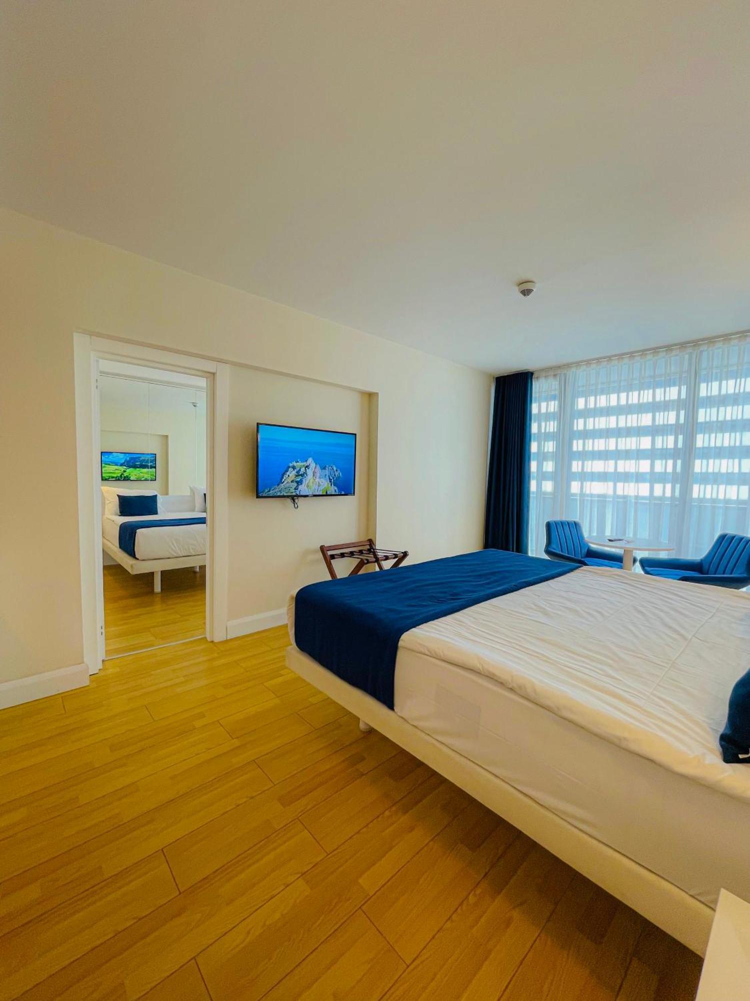 Luxury Batumi Hotel ภายนอก รูปภาพ