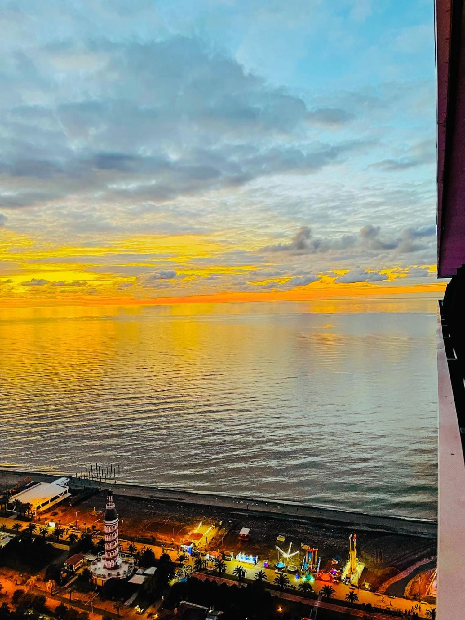 Luxury Batumi Hotel ภายนอก รูปภาพ