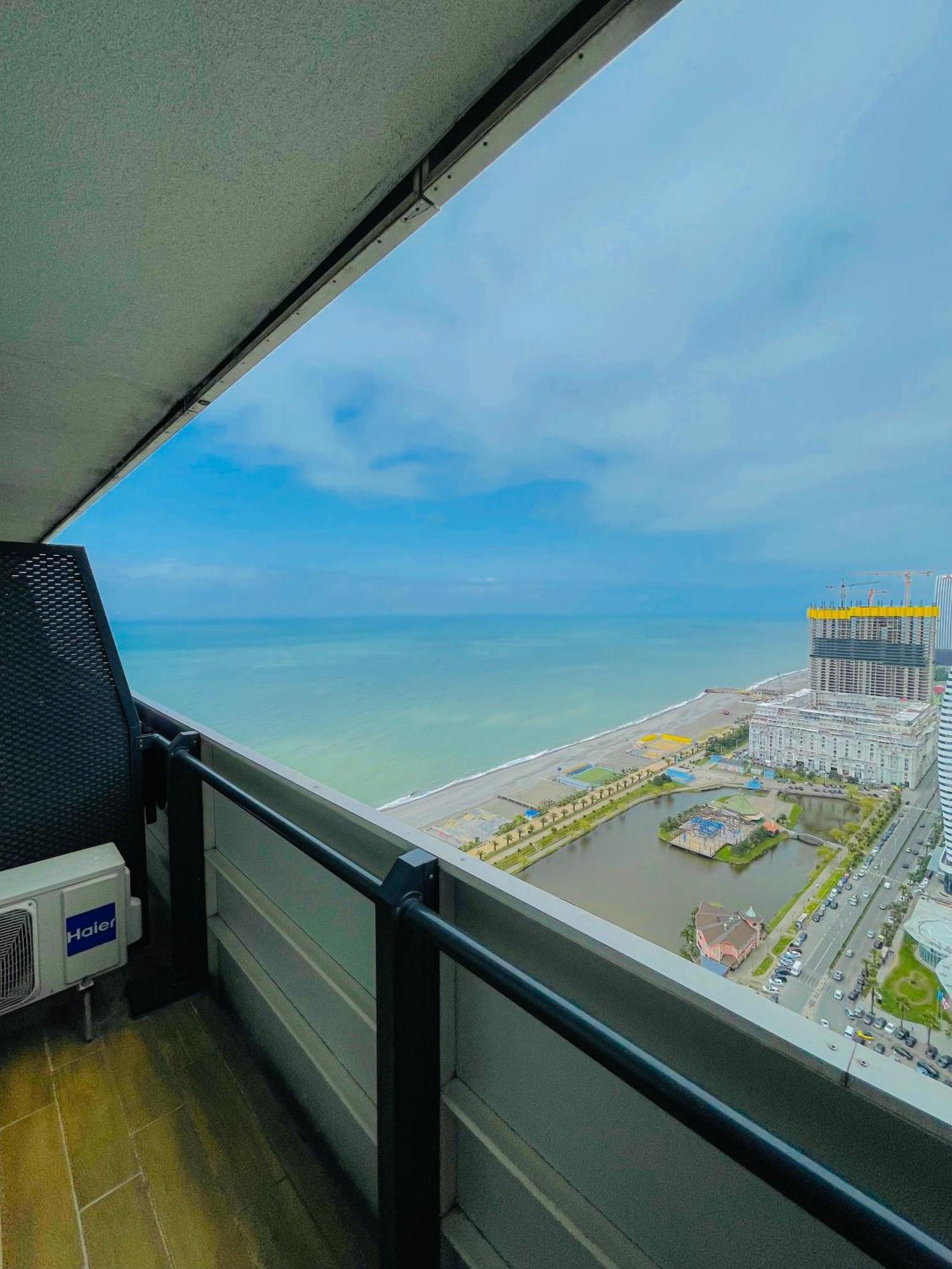 Luxury Batumi Hotel ภายนอก รูปภาพ