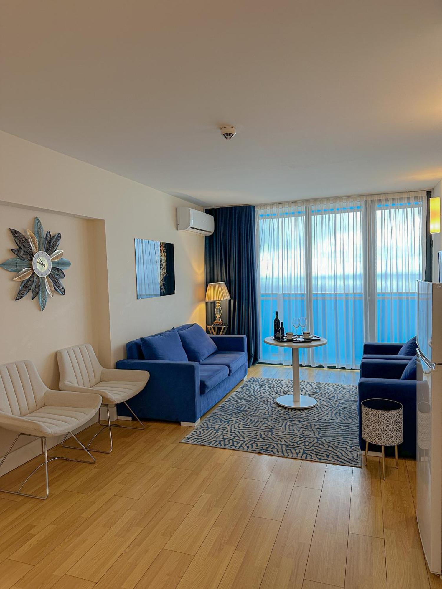 Luxury Batumi Hotel ภายนอก รูปภาพ