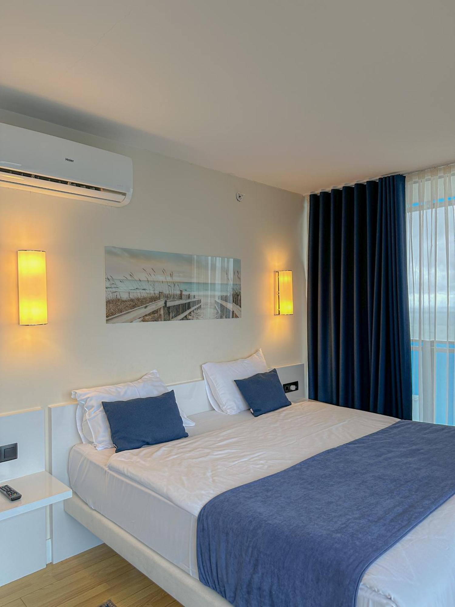 Luxury Batumi Hotel ภายนอก รูปภาพ