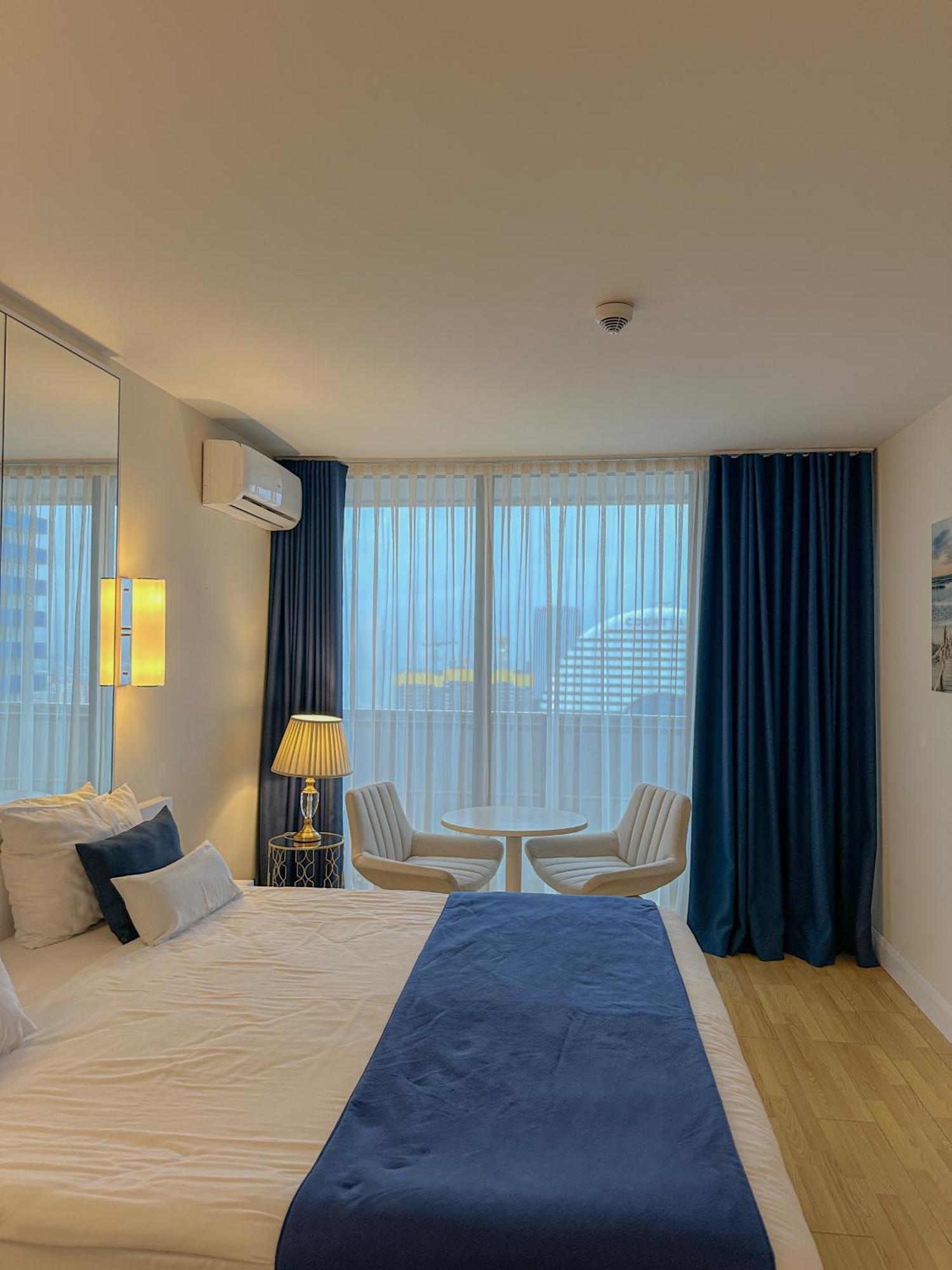 Luxury Batumi Hotel ภายนอก รูปภาพ