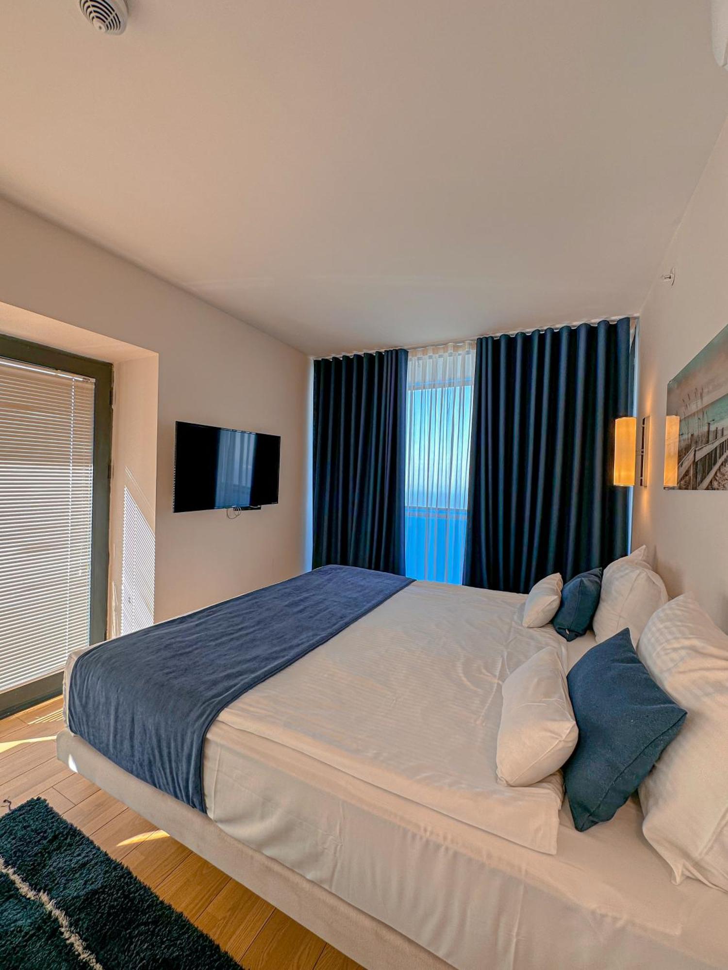 Luxury Batumi Hotel ภายนอก รูปภาพ