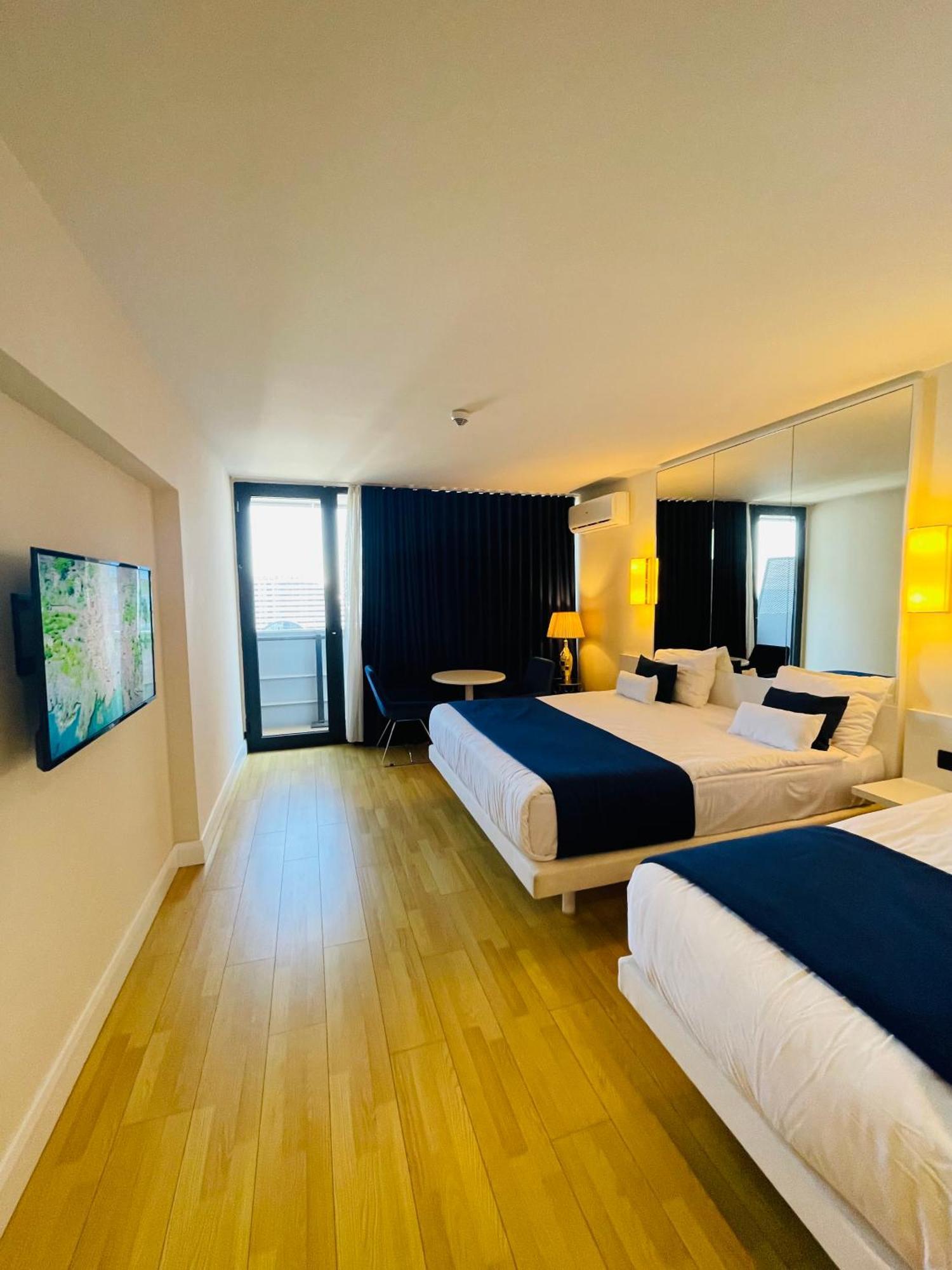 Luxury Batumi Hotel ภายนอก รูปภาพ