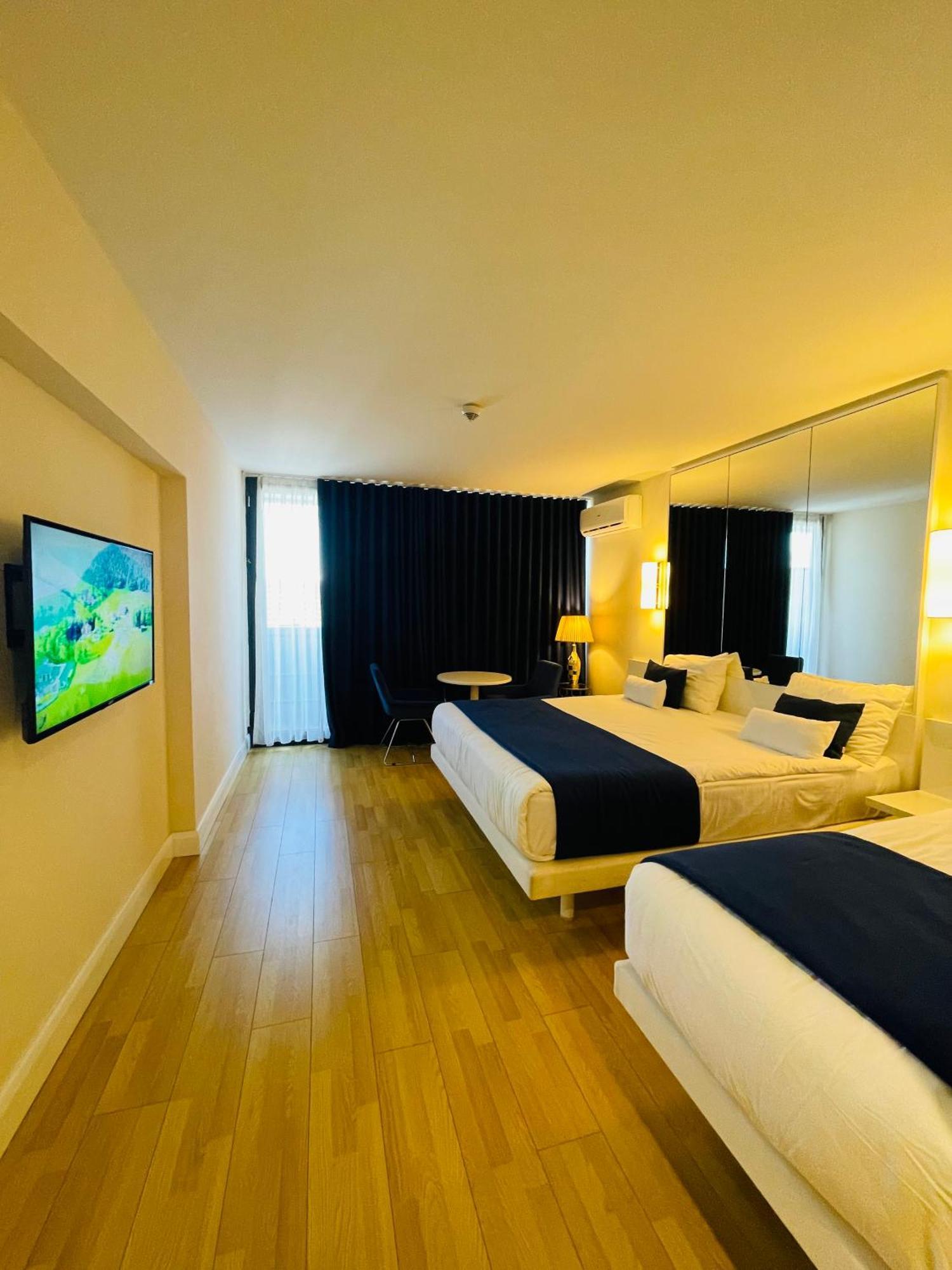 Luxury Batumi Hotel ภายนอก รูปภาพ