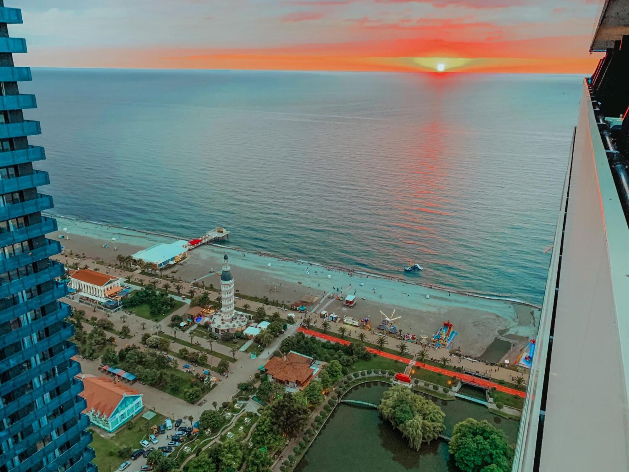 Luxury Batumi Hotel ภายนอก รูปภาพ
