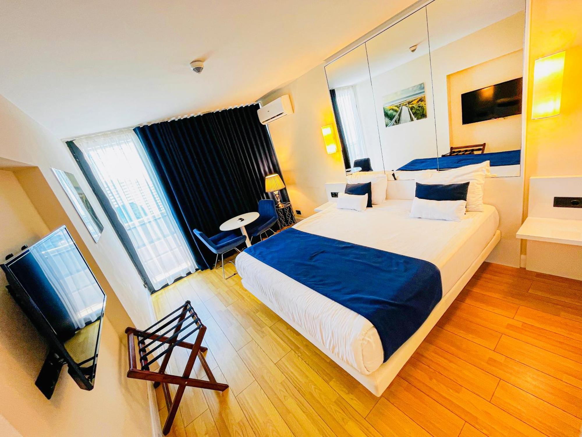 Luxury Batumi Hotel ภายนอก รูปภาพ