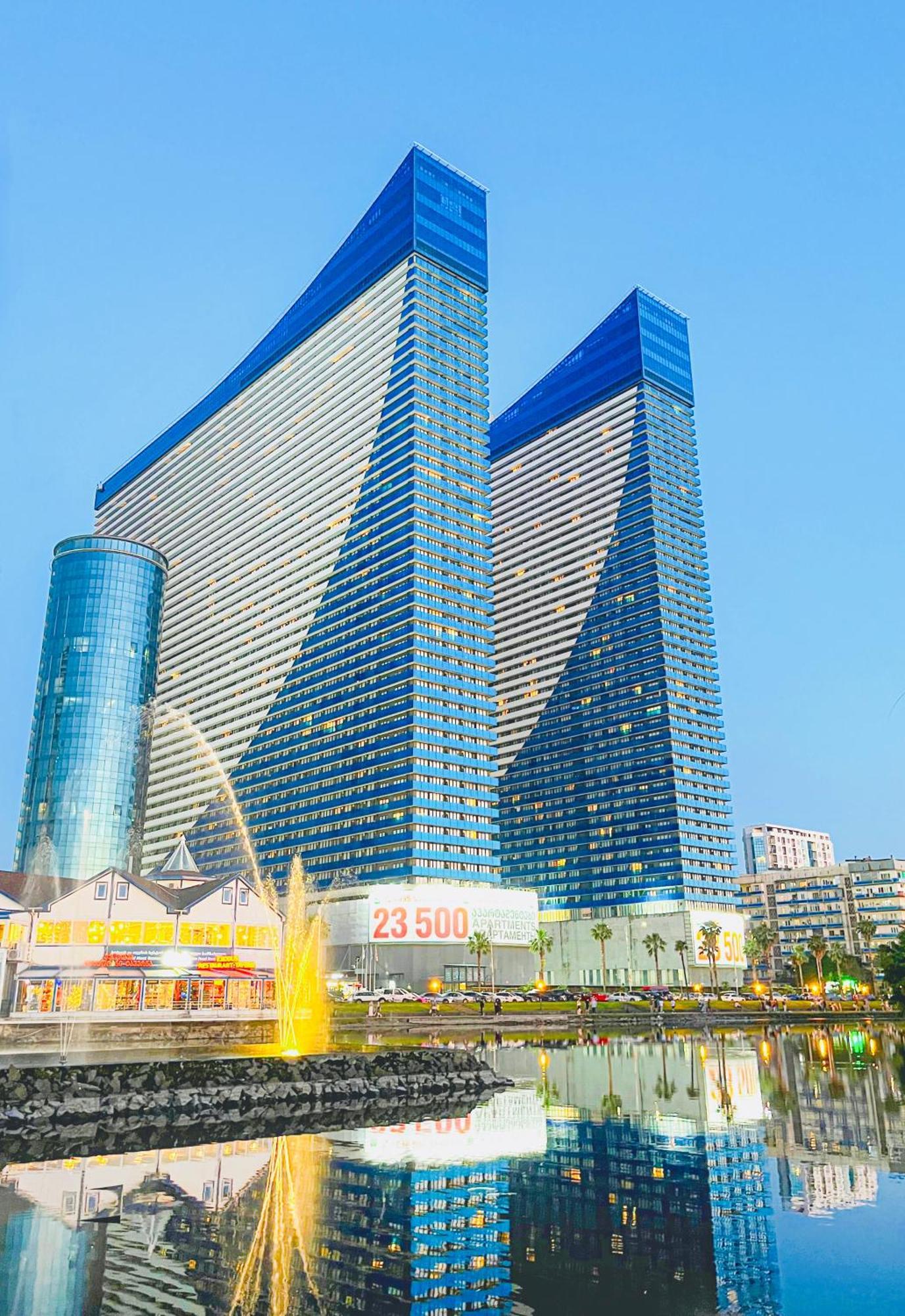 Luxury Batumi Hotel ภายนอก รูปภาพ