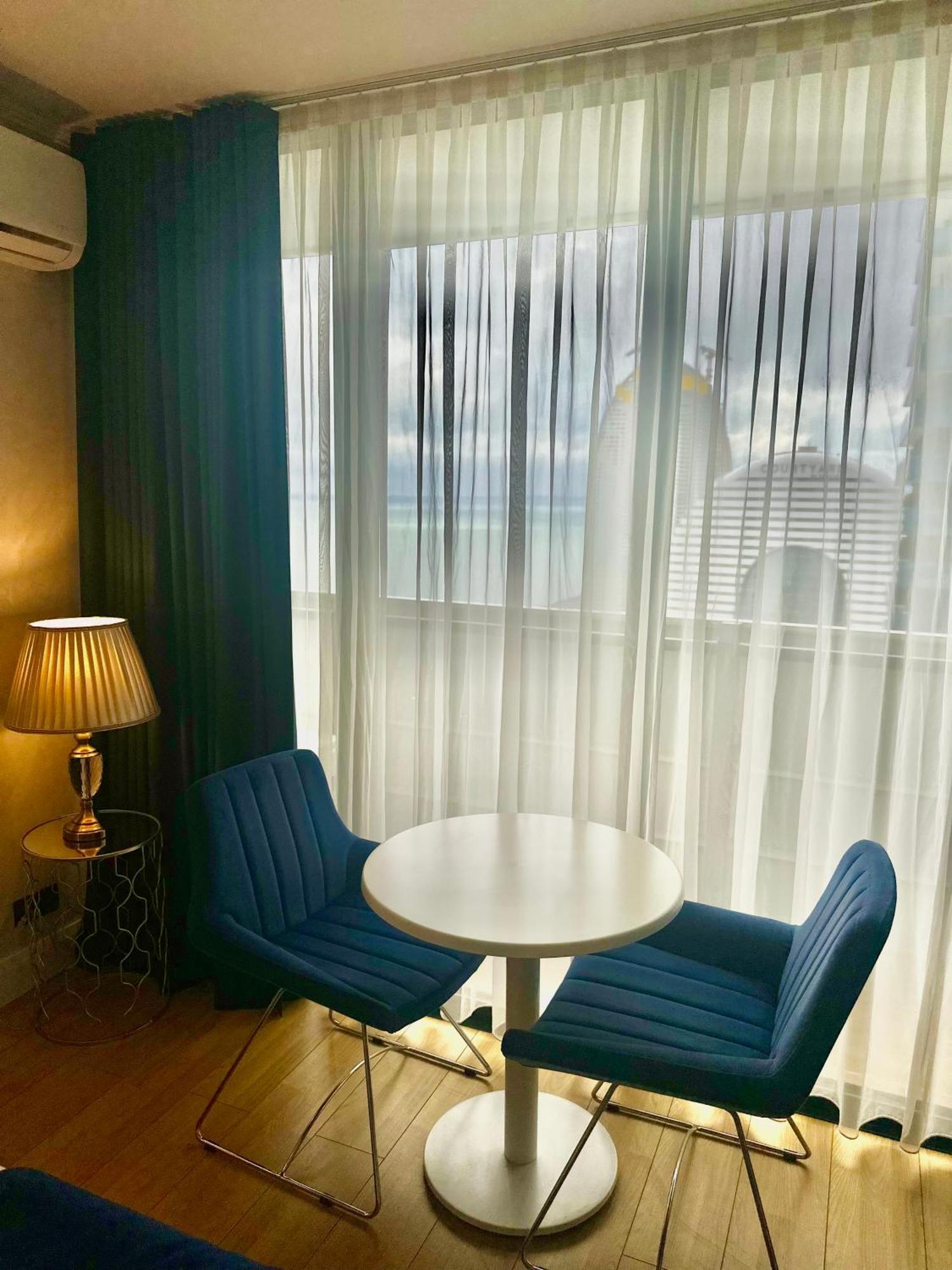 Luxury Batumi Hotel ภายนอก รูปภาพ