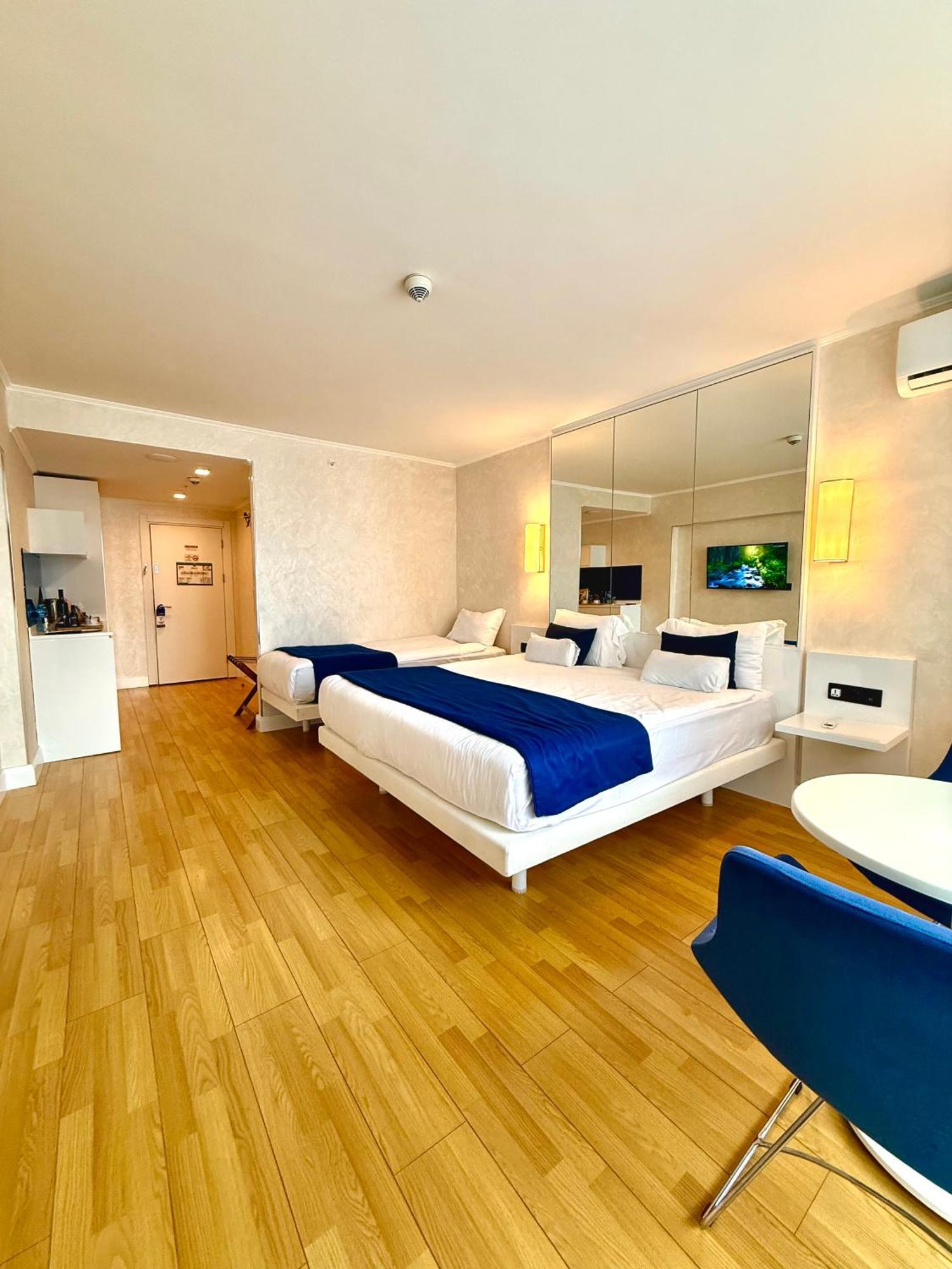 Luxury Batumi Hotel ภายนอก รูปภาพ