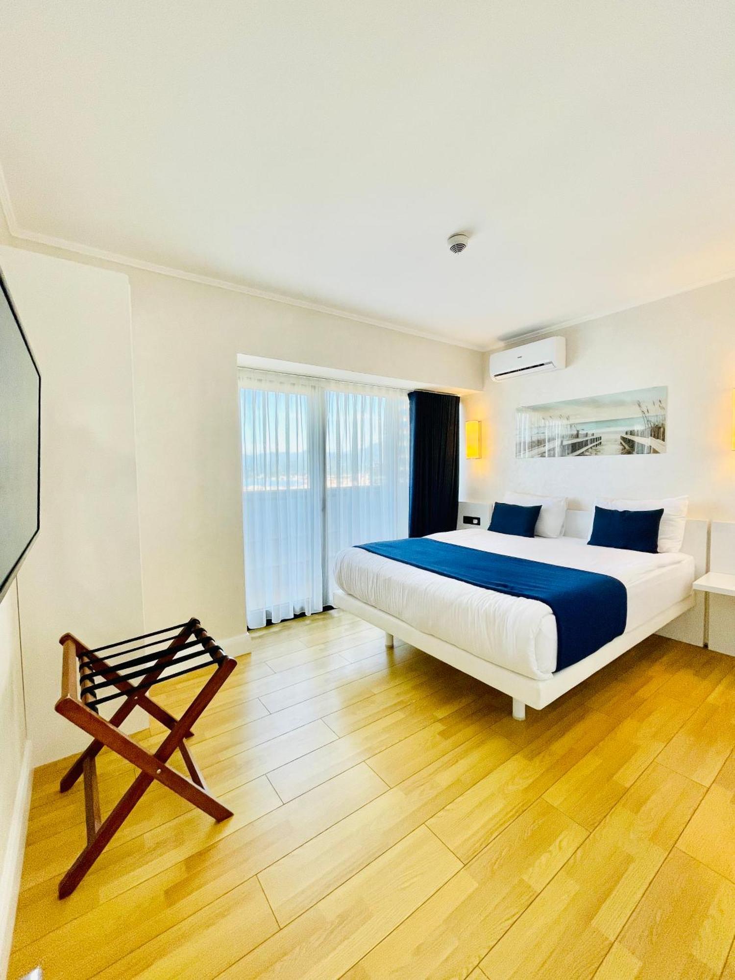 Luxury Batumi Hotel ภายนอก รูปภาพ